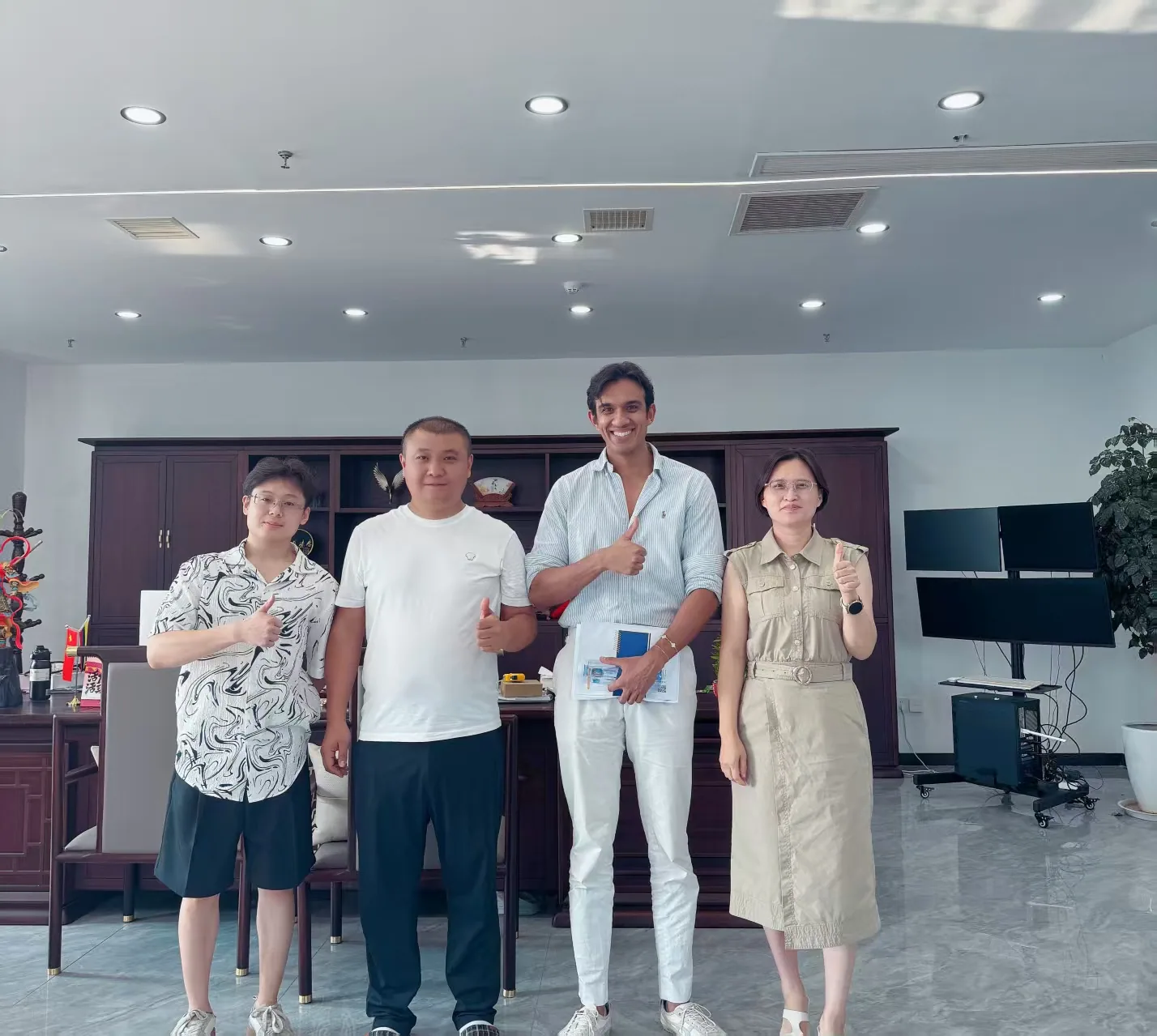 Face-to-face meeting with an overseas buyer