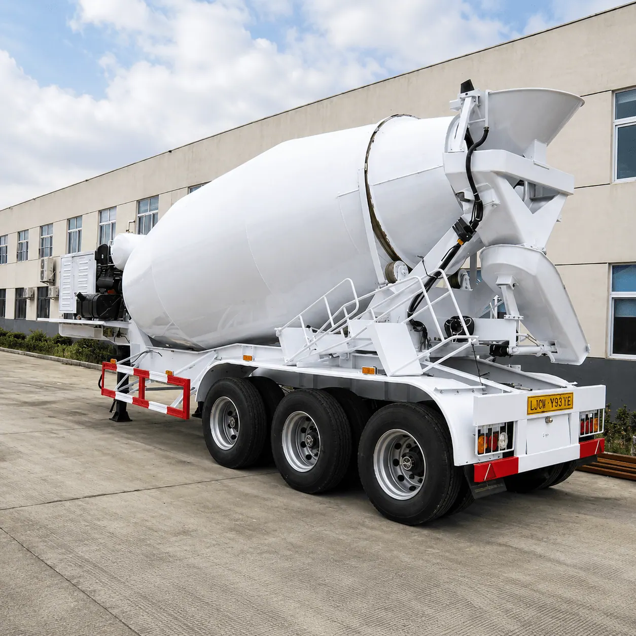 Concrete Mixer Semi-Trailer detail photo