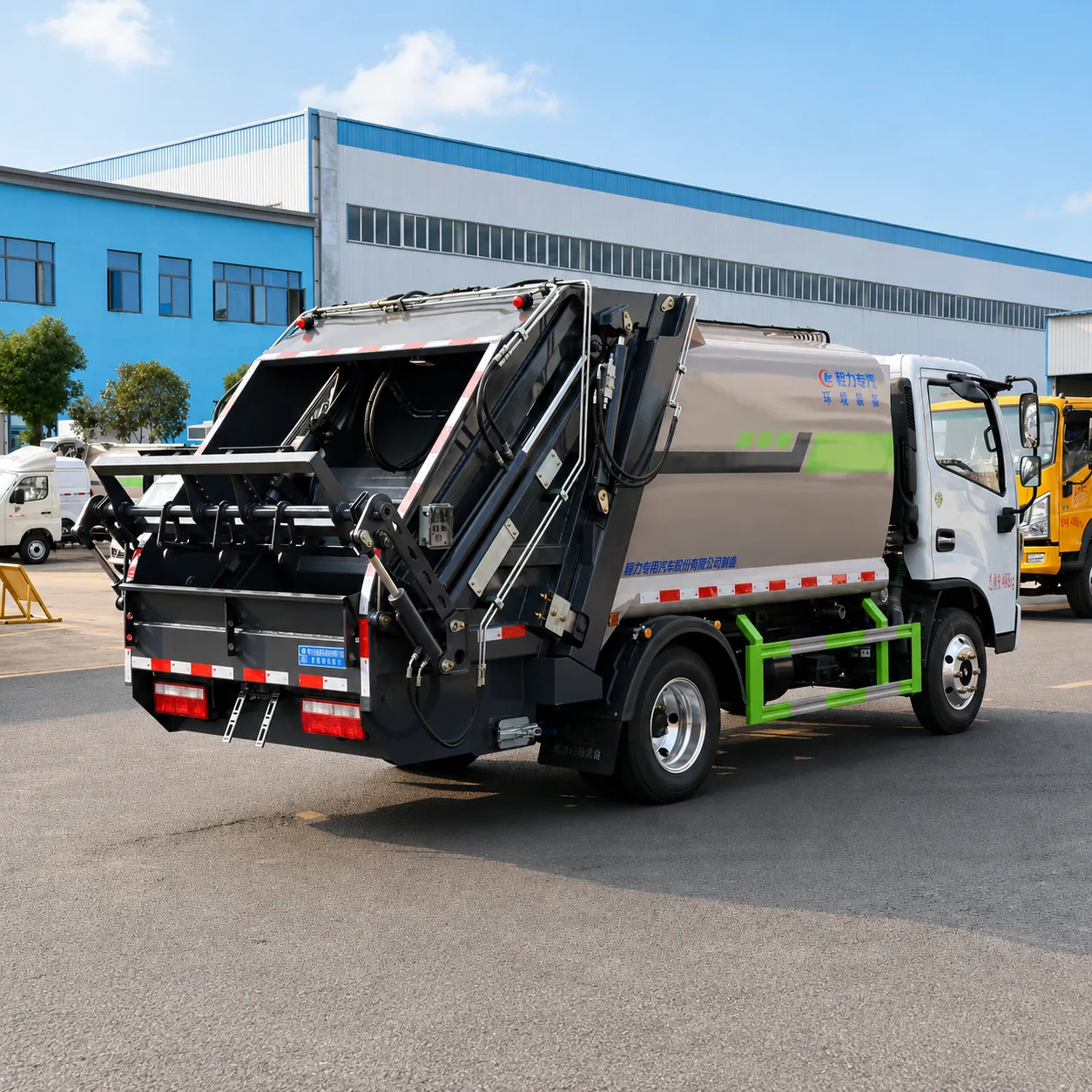Dongfeng Garbage Compactor Truck 120 / 140 / 170 / 200 / 270HP 5 / 6 / 8 / 10 / 12 / 13 / 16 / 20CBM Available product display
