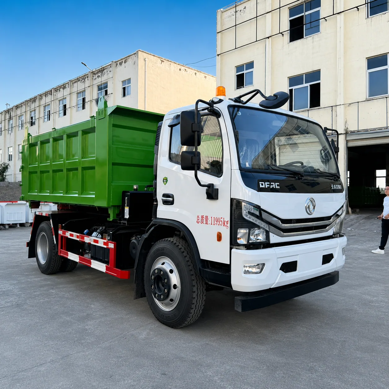 Dongfeng Hook Lift Garbage Truck 115 / 140 / 190 / 260 / 290HP 5–25CBM Available photo 1