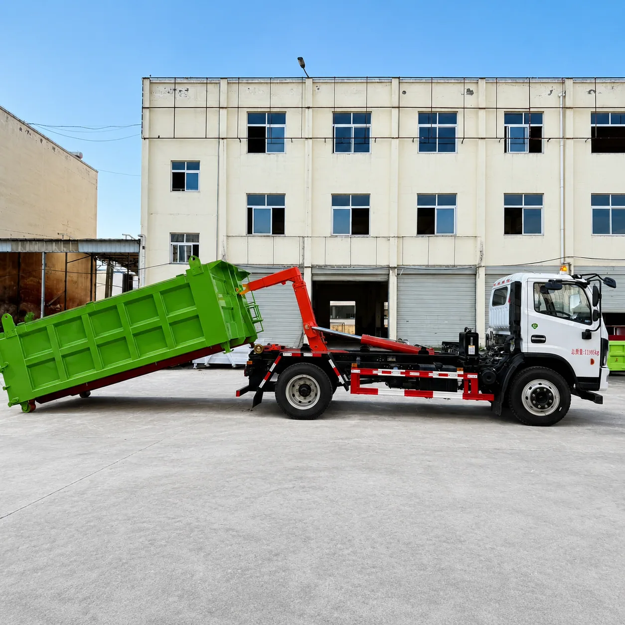 Dongfeng Hook Lift Garbage Truck 115 / 140 / 190 / 260 / 290HP 5–25CBM Available detail photo
