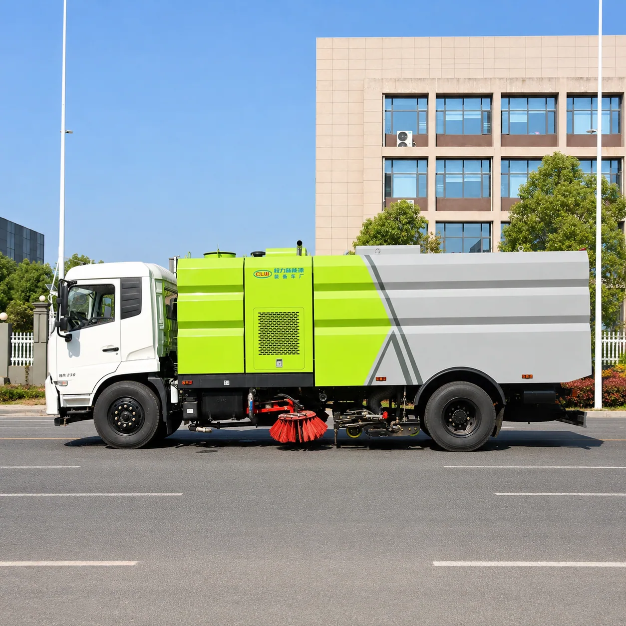Dongfeng Road Sweeper Truck 95 / 120 / 140 / 170 / 190HP Available detail photo