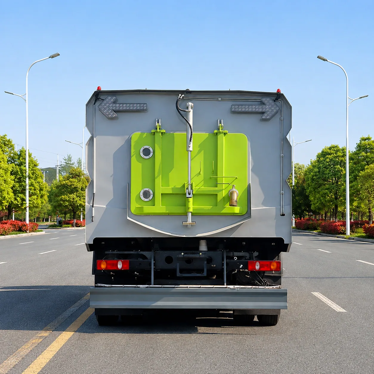Dongfeng Road Sweeper Truck 95 / 120 / 140 / 170 / 190HP Available detail photo