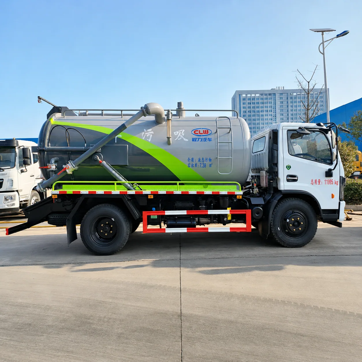 Dongfeng Sewage Suction Truck 120 / 140 / 170 / 190 / 210 / 260 / 290HP 5 / 8 / 10 / 12 / 15 / 20 / 25CBM Available detail photo