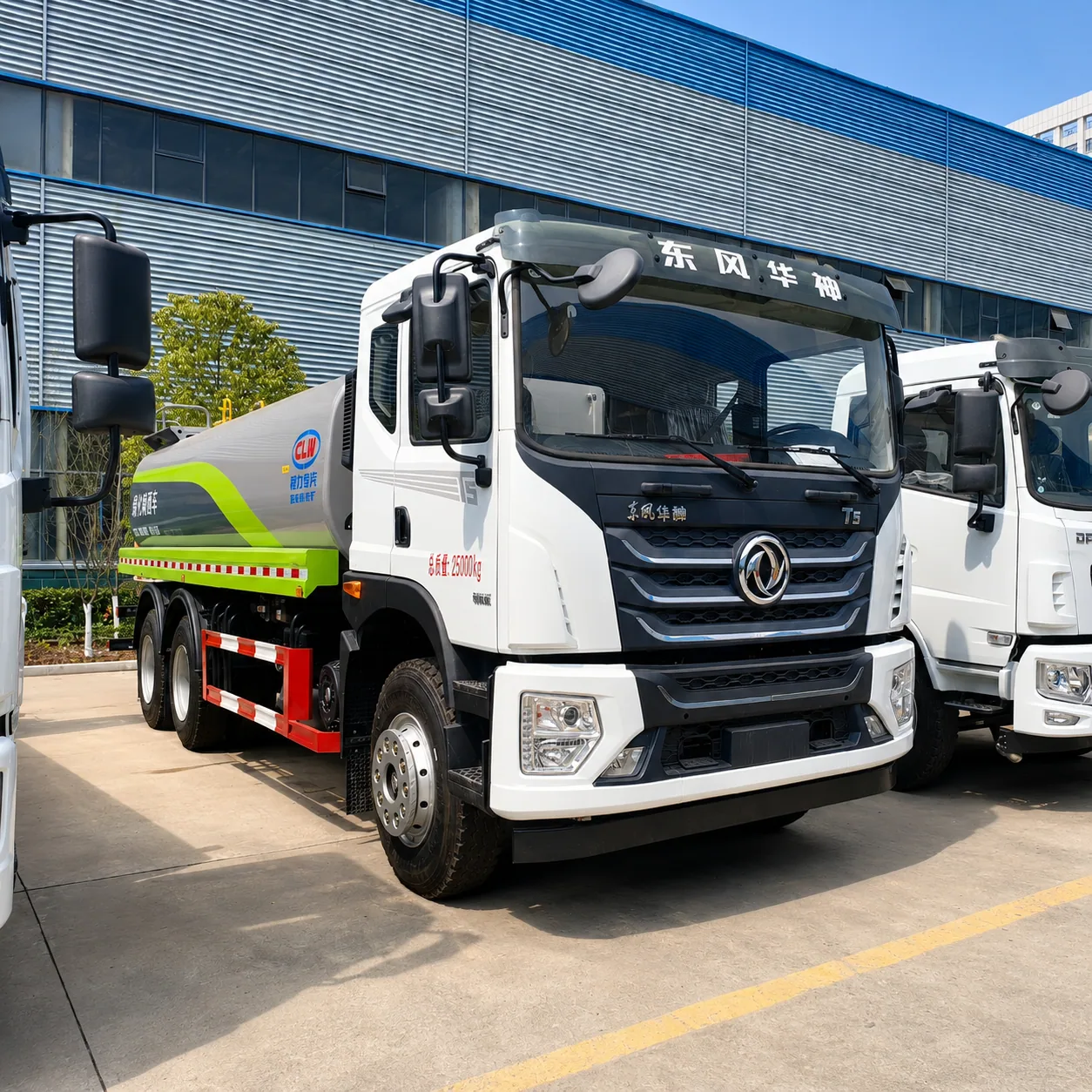 Dongfeng T5 Water Tanker Truck 210 / 240 / 260 / 290HP 12 / 15 / 20 / 25CBM Available – Water Sprinkler Optional photo 1