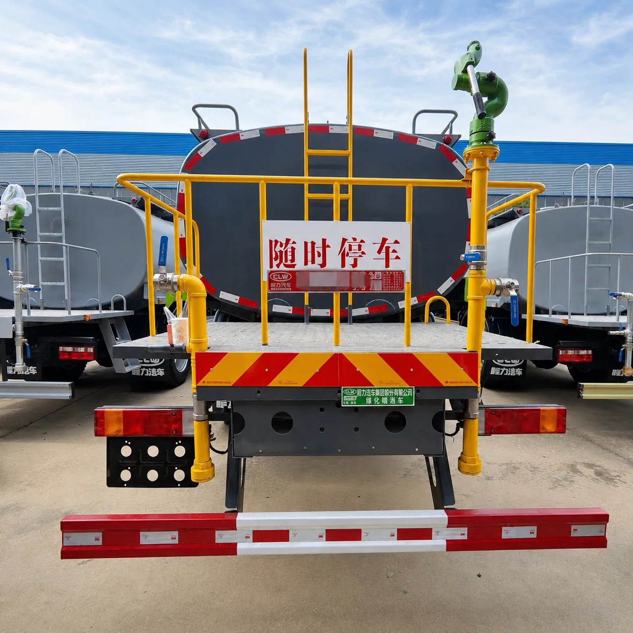 Dongfeng T5 Water Tanker Truck 210 / 240 / 260 / 290HP 12 / 15 / 20 / 25CBM Available – Water Sprinkler Optional detail photo