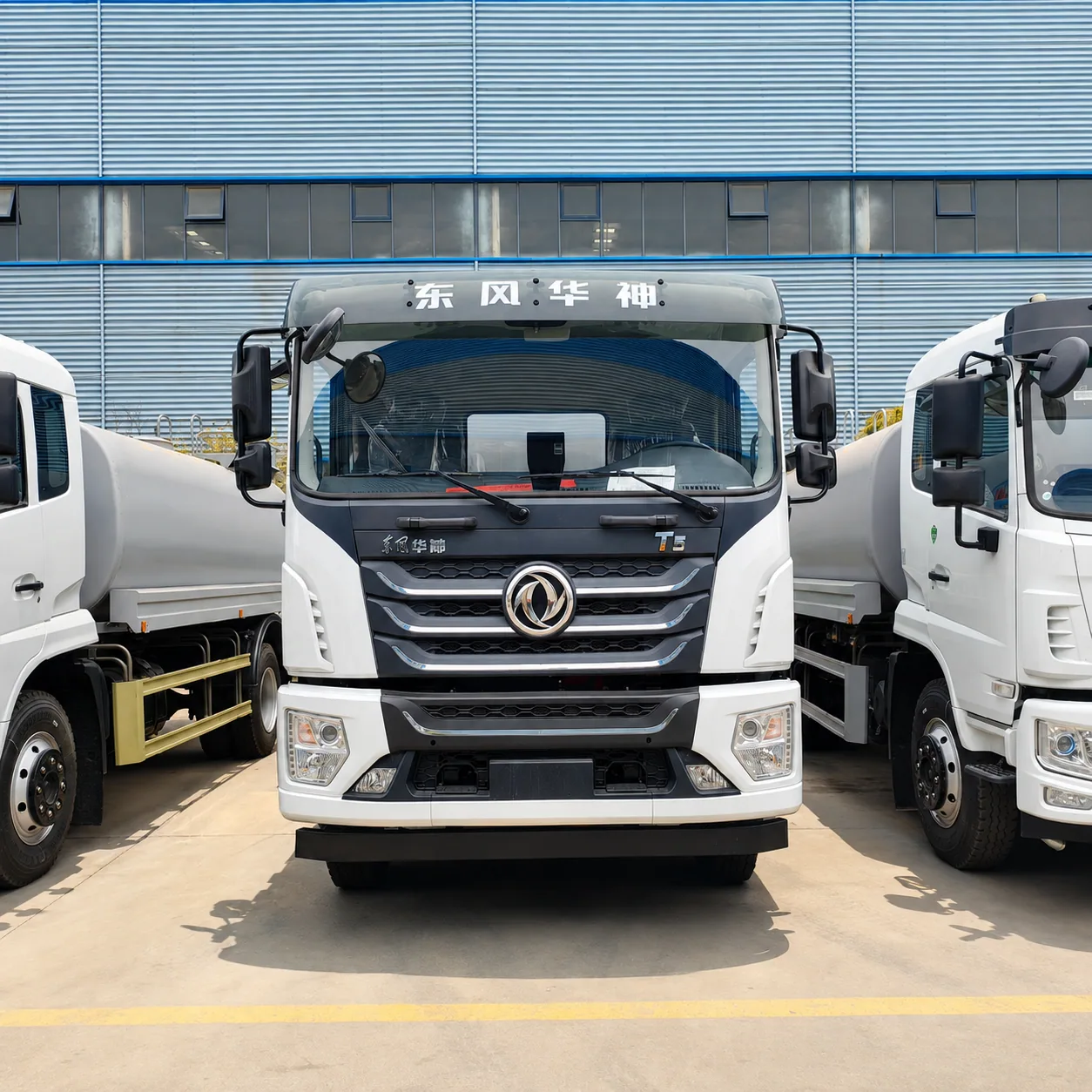 Dongfeng T5 Water Tanker Truck 210 / 240 / 260 / 290HP 12 / 15 / 20 / 25CBM Available – Water Sprinkler Optional detail photo