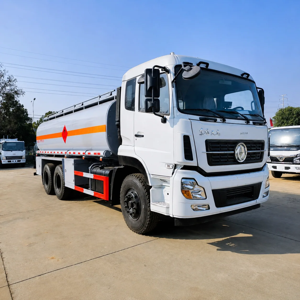 Dongfeng Tianlong Fuel Tanker Truck 260 / 290 / 340 / 375HP 15 / 20 / 25 / 30CBM Available photo 1
