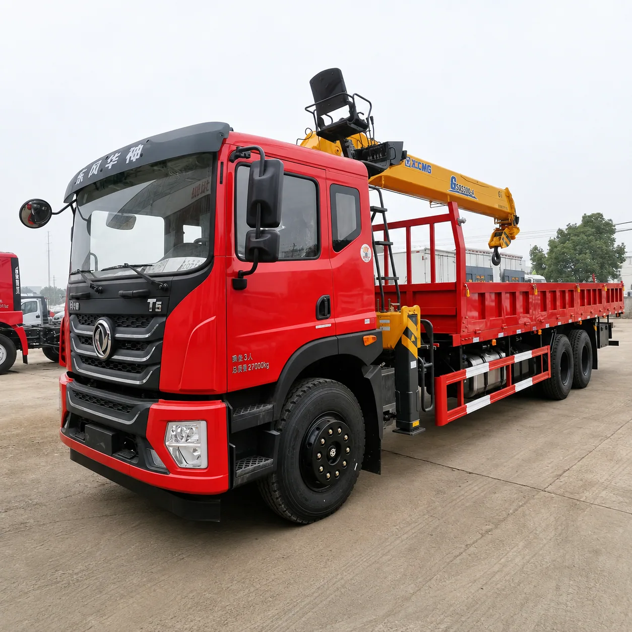 Dongfeng Truck Mounted Crane 140 / 170 / 190 / 210 / 240 / 260 / 290HP 3.2 / 5 / 6.3 / 8 / 10 / 12 / 14T Available detail photo