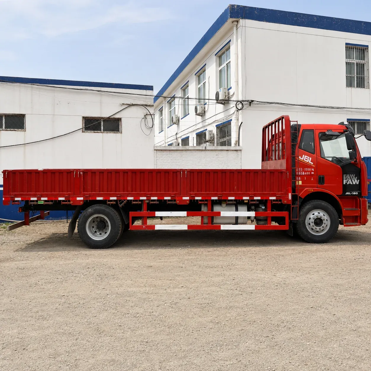 FAW Jiefang J6L 4×2 Dropside Cargo Truck 140 / 160 / 180 / 220 / 240 / 260 / 320HP Available detail photo