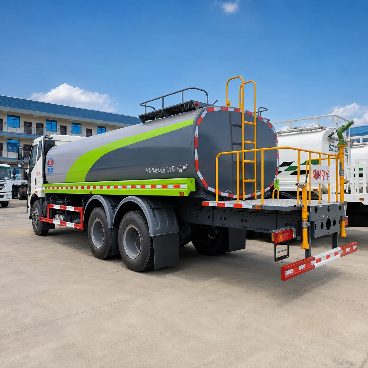 FAW Jiefang J6L Water Tanker Truck 180 / 220 / 240 / 260HP 10 / 12 / 15 / 18CBM Available – Water Sprinkler Optional product display
