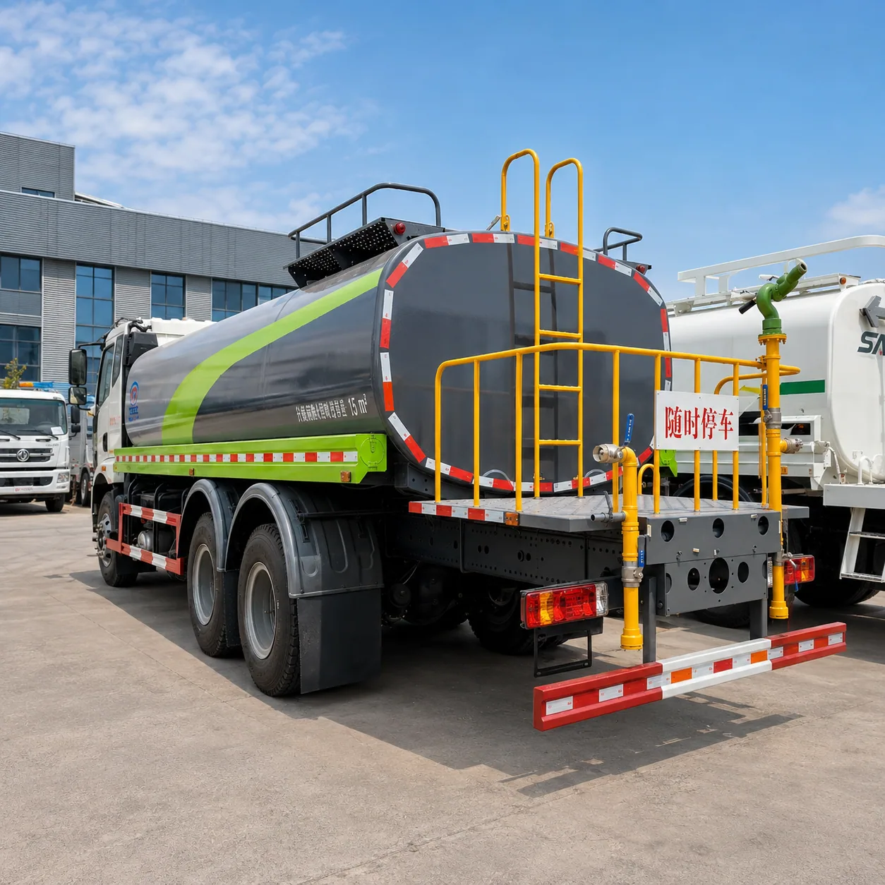 FAW Jiefang J6L Water Tanker Truck 180 / 220 / 240 / 260HP 10 / 12 / 15 / 18CBM Available – Water Sprinkler Optional product display