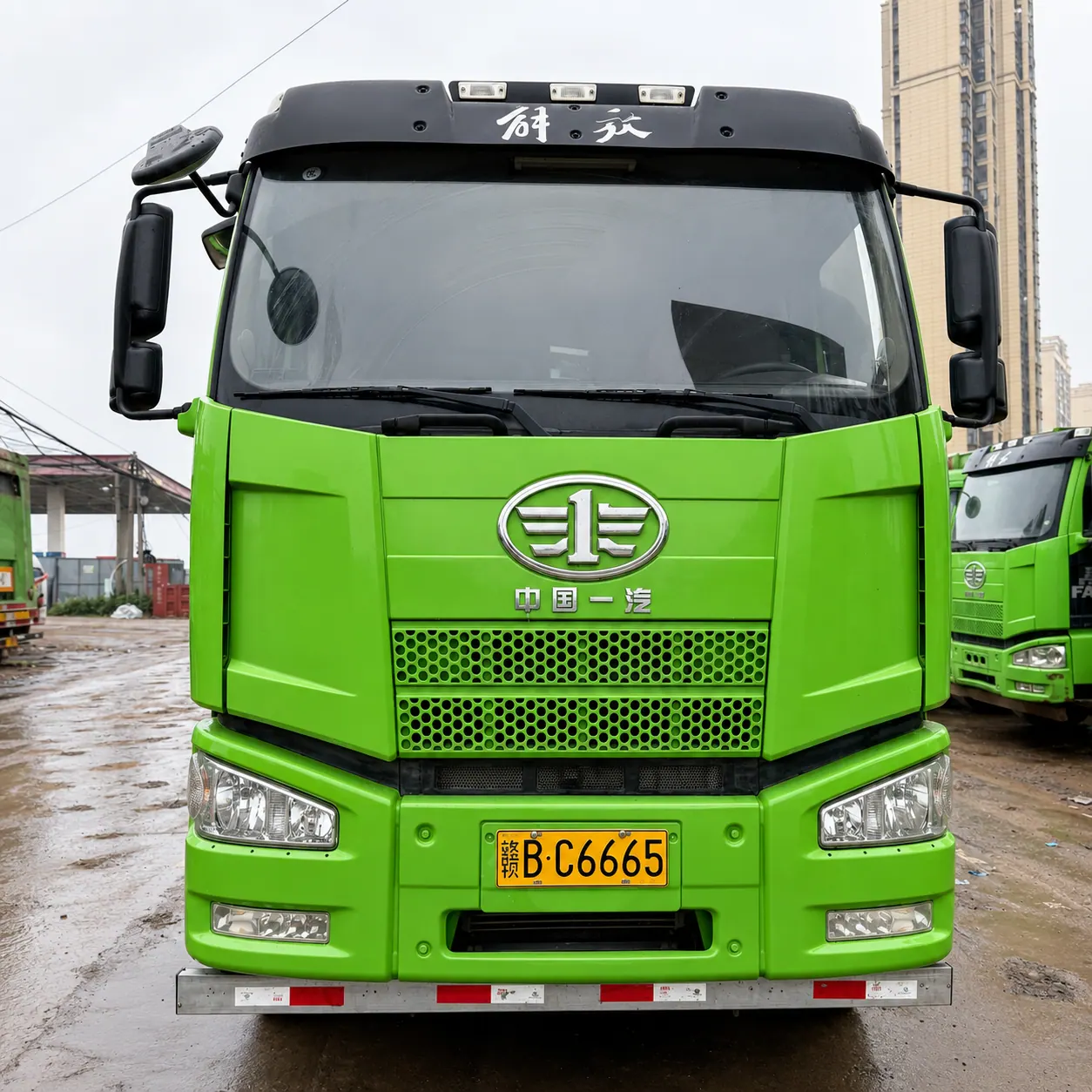 FAW Jiefang J6M / J6V 8×4 Dump Truck 280 / 320 / 350 / 420 / 460HP Available photo 1