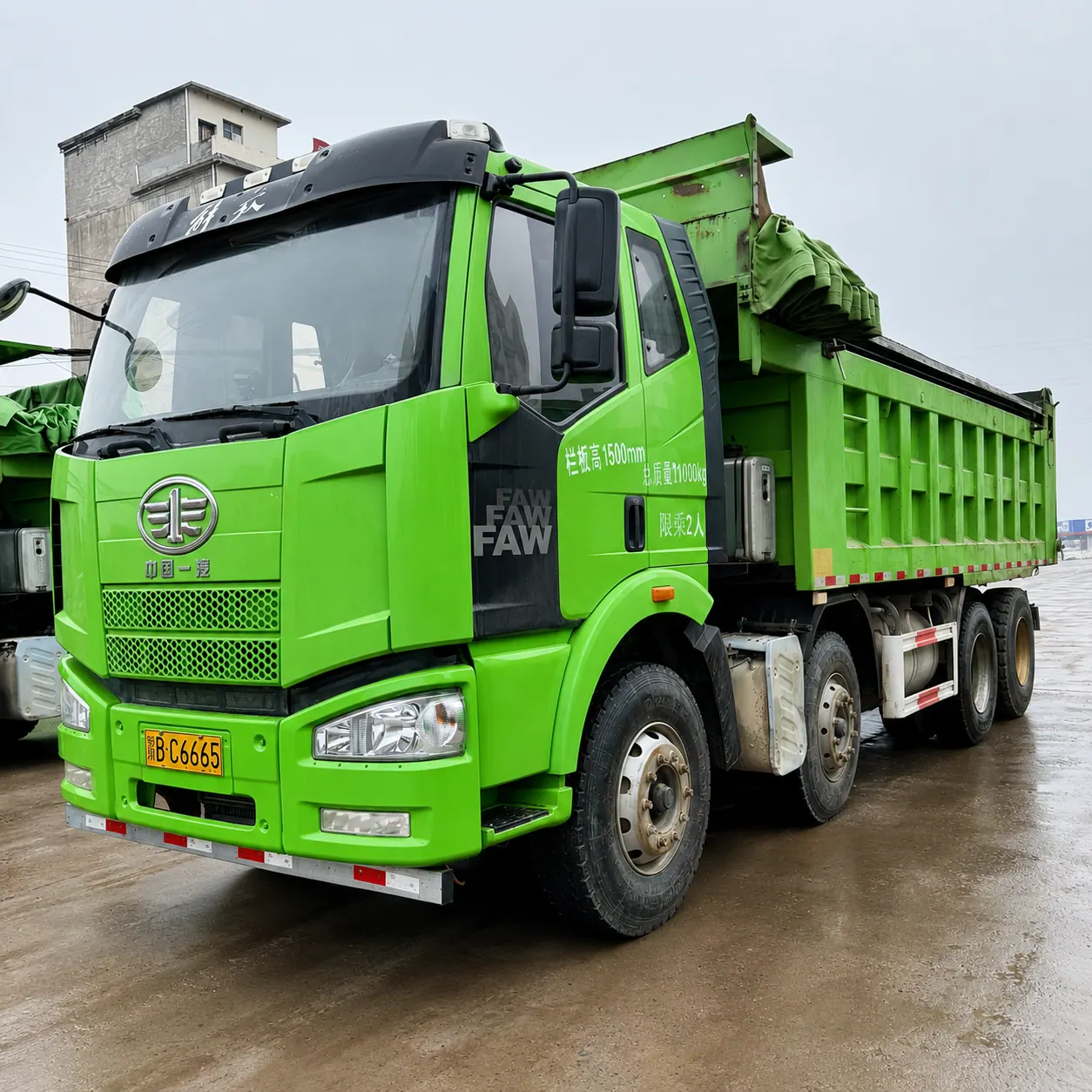 FAW Jiefang J6M / J6V 8×4 Dump Truck 280 / 320 / 350 / 420 / 460HP Available detail photo