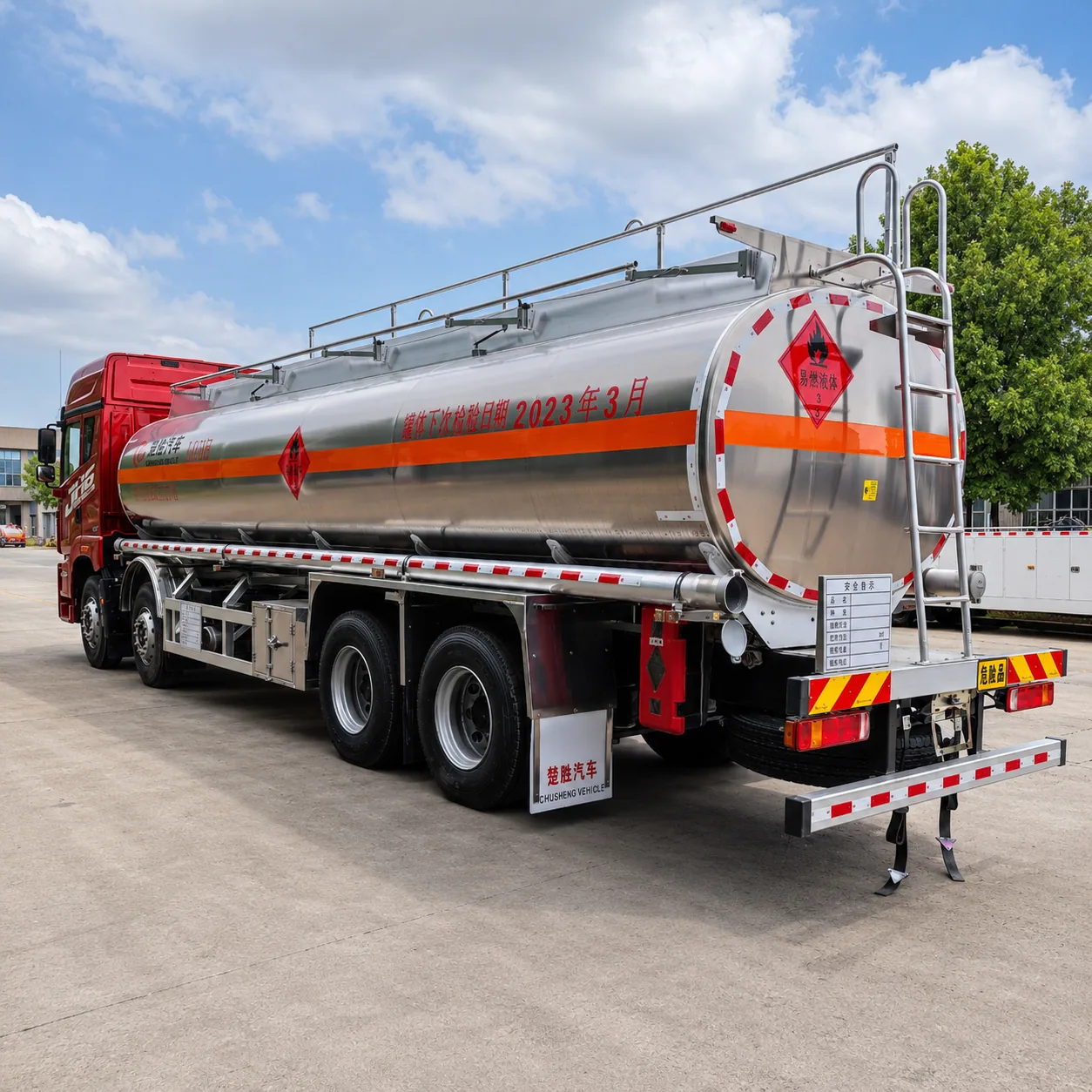 FAW Jiefang JH6 Fuel Tanker Truck 320 / 350 / 390 / 420 / 460HP 15 / 20 / 25 / 30CBM Available product display
