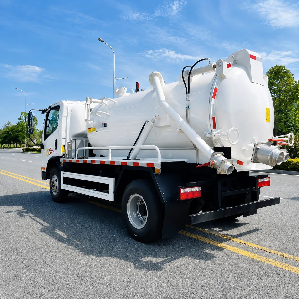 FAW Jiefang Sewage Suction Truck 180 / 220 / 260 / 320 / 350 / 390HP 8 / 10 / 12 / 15 / 18 / 20 / 25CBM Available product display