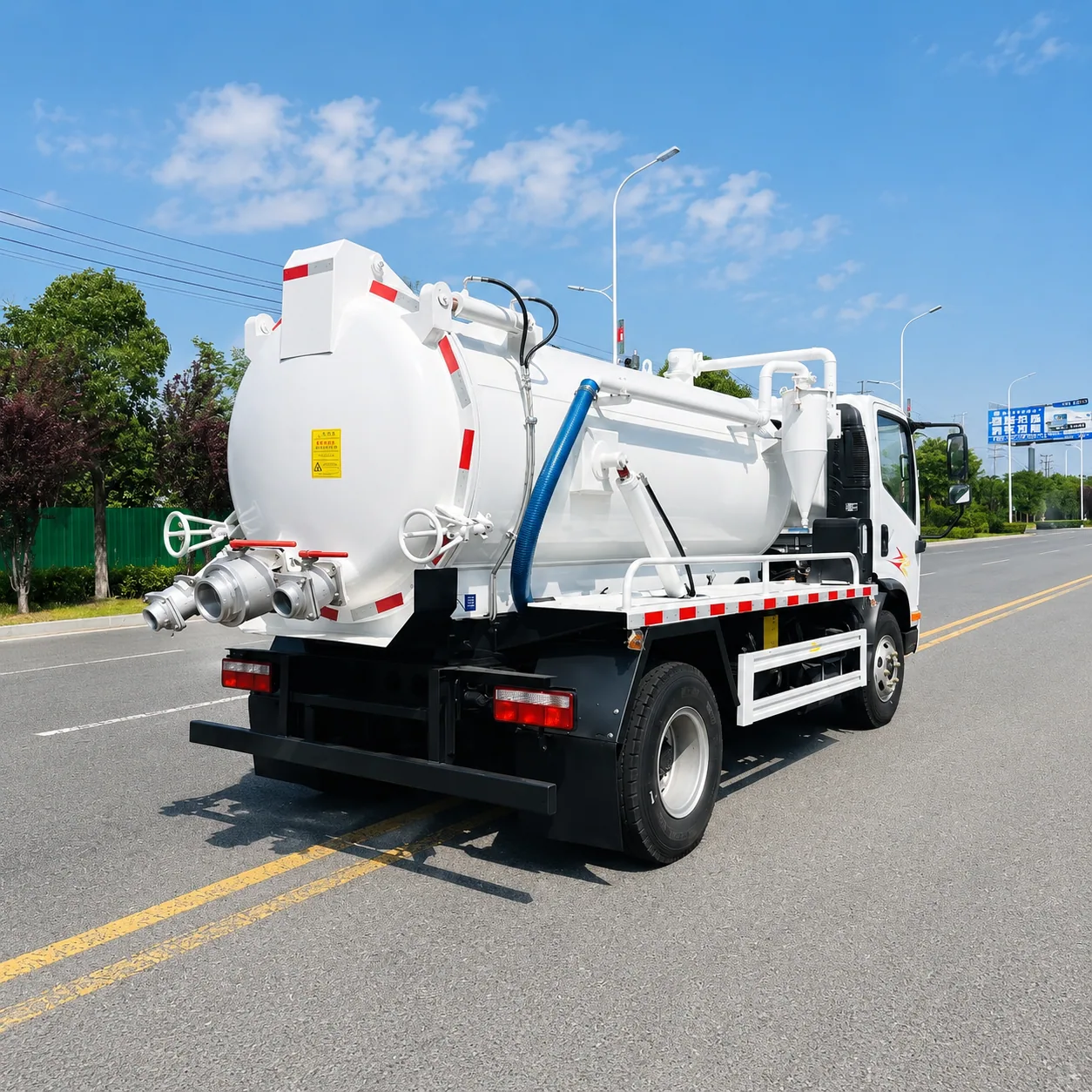 FAW Jiefang Sewage Suction Truck 180 / 220 / 260 / 320 / 350 / 390HP 8 / 10 / 12 / 15 / 18 / 20 / 25CBM Available product display