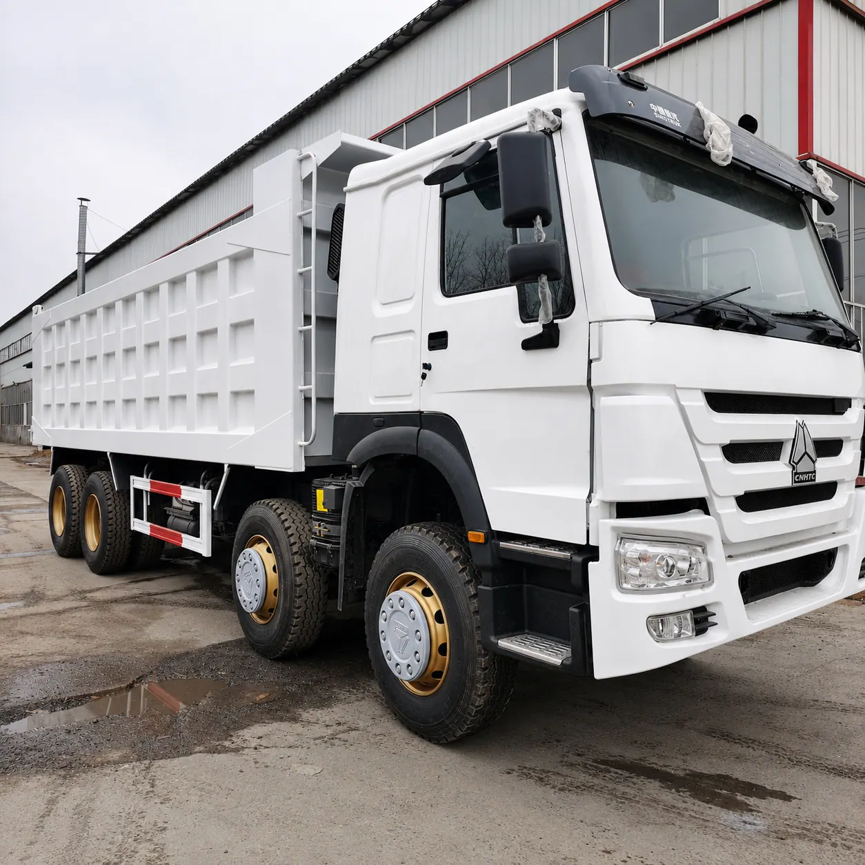 HOWO 371 / 375 / 380 / 400 8×4 Dump Truck Available detail photo