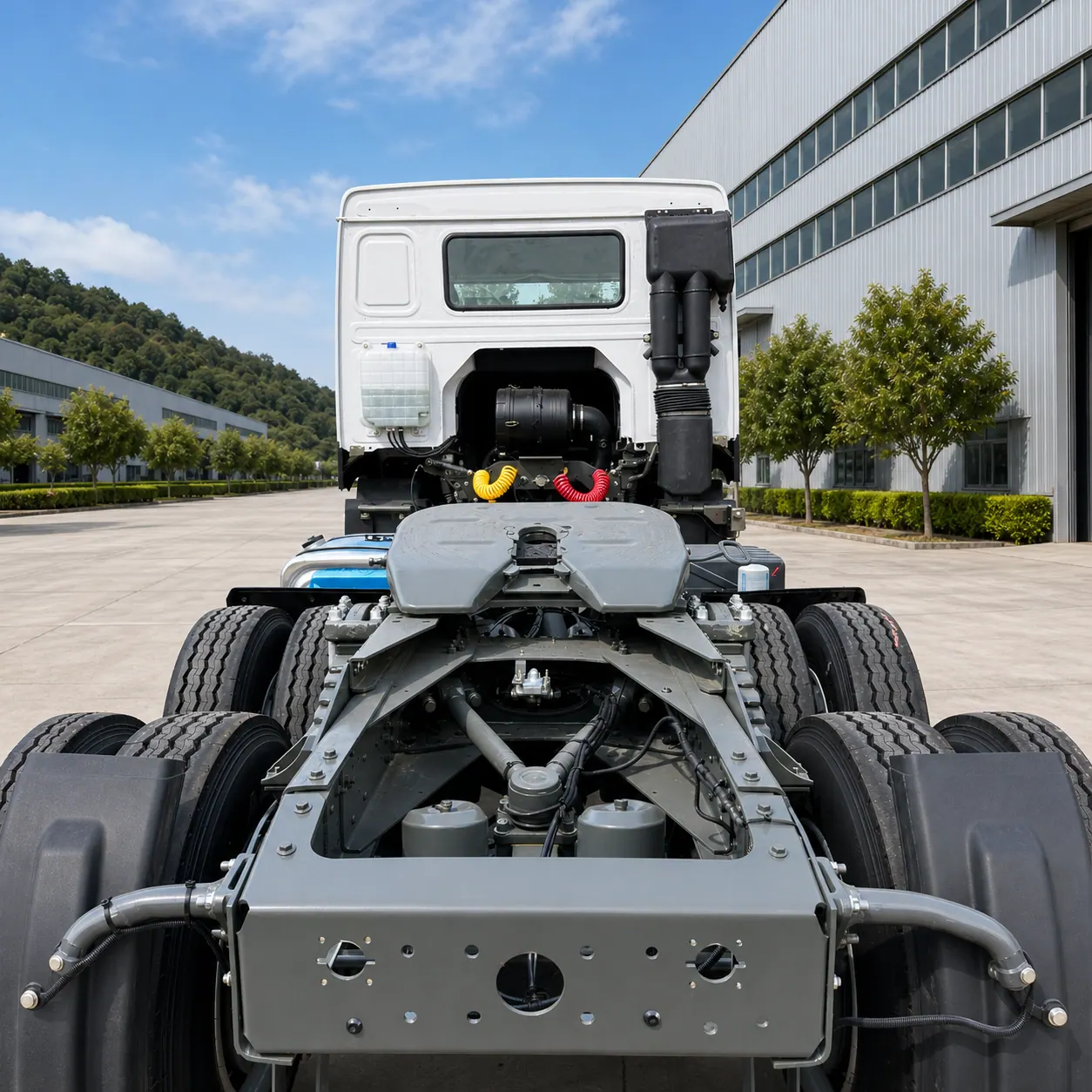 HOWO 371 / 375 / 380 / 400HP 6×4 Tractor Truck Available detail photo