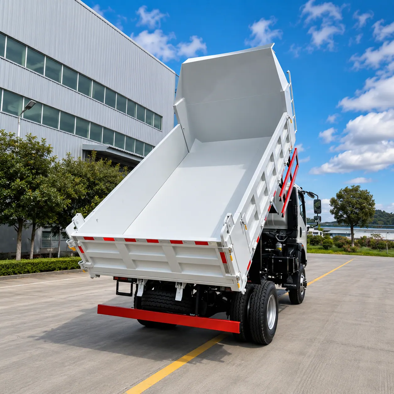 HOWO 4×2 Dump Truck 240 / 266 / 290 / 336HP Available detail photo