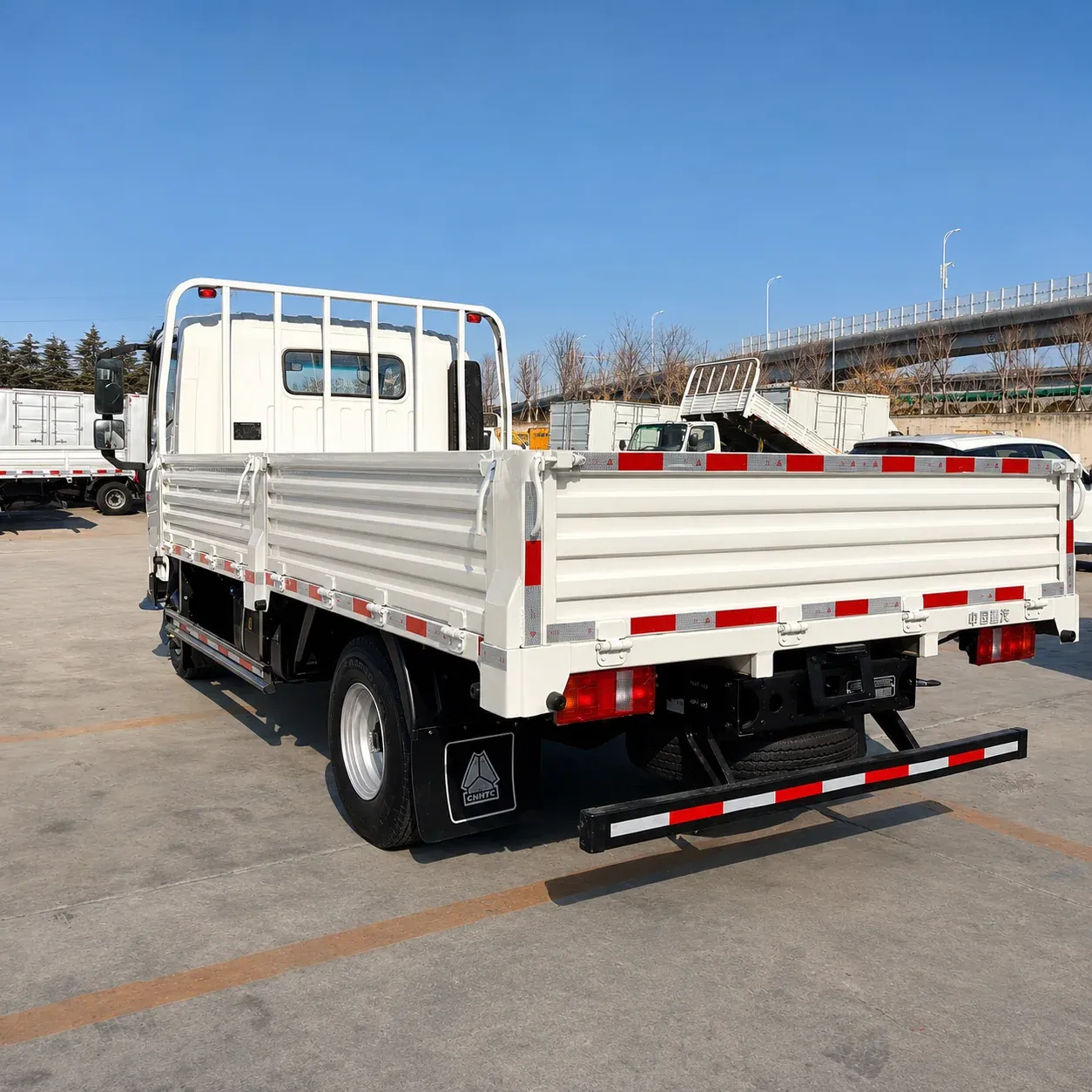 HOWO Commander / Commander PRO 4×2 Dropside Cargo Truck 130 / 140 / 160 / 170HP Available product display