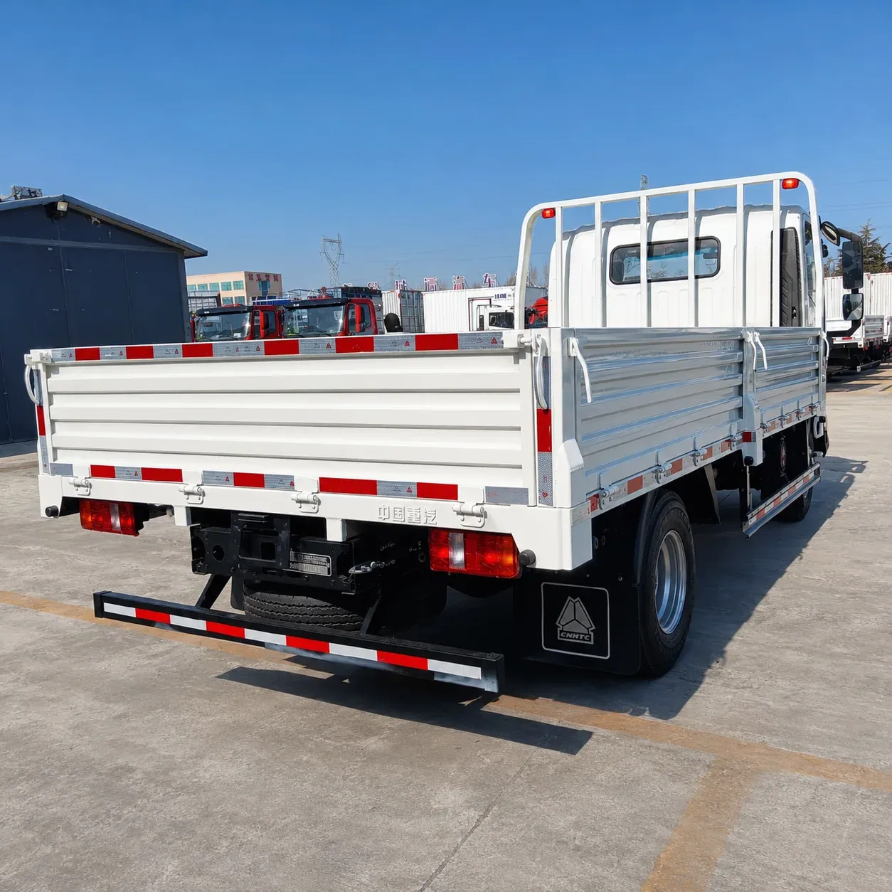 HOWO Commander / Commander PRO 4×2 Dropside Cargo Truck 130 / 140 / 160 / 170HP Available product display