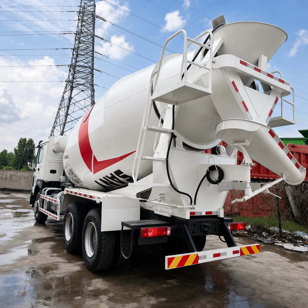 HOWO Concrete Mixer Truck 340 / 380 / 400HP 6 / 8 / 10 / 12 / 14 / 16CBM Available product display