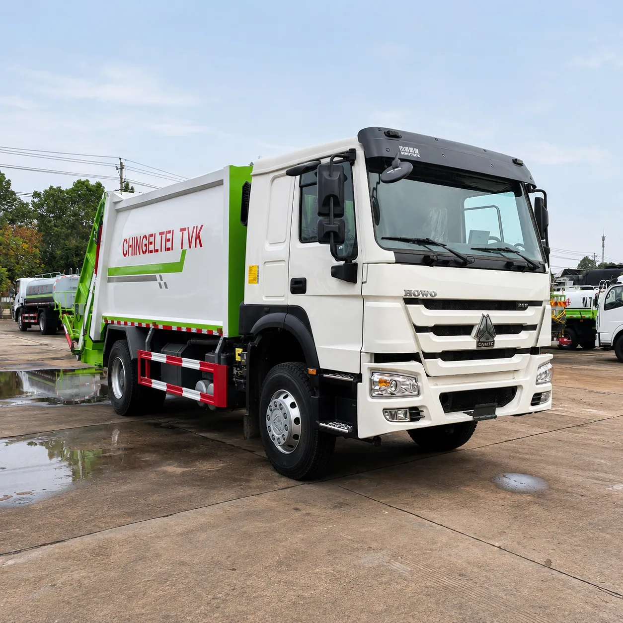 HOWO Garbage Compactor Truck 340 / 380 / 400HP 10 / 14 / 16 / 20CBM Available detail photo