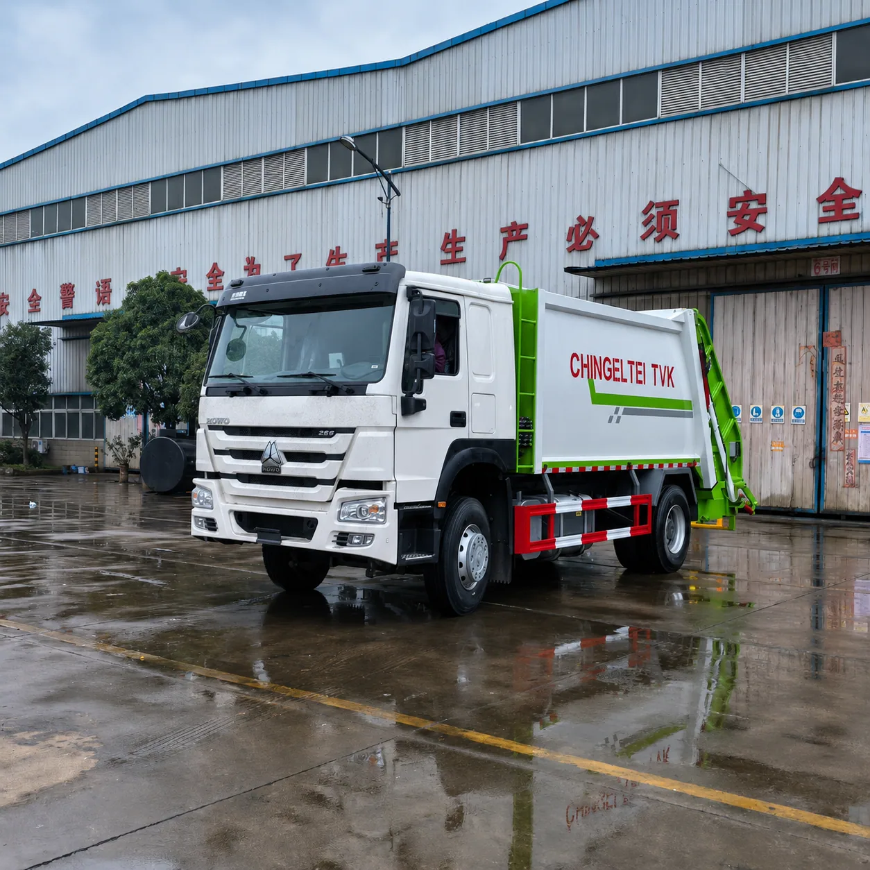 HOWO Garbage Compactor Truck 340 / 380 / 400HP 10 / 14 / 16 / 20CBM Available detail photo