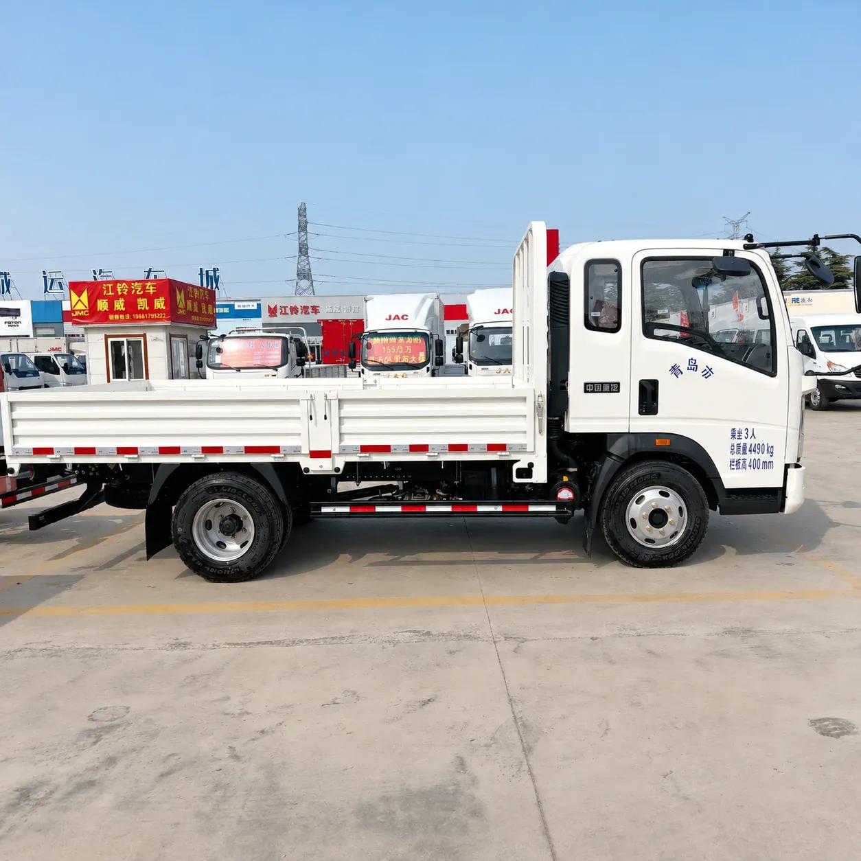 HOWO Hanjiang 4×2 Dropside Cargo Truck 116 / 130 / 140 / 160HP Available detail photo
