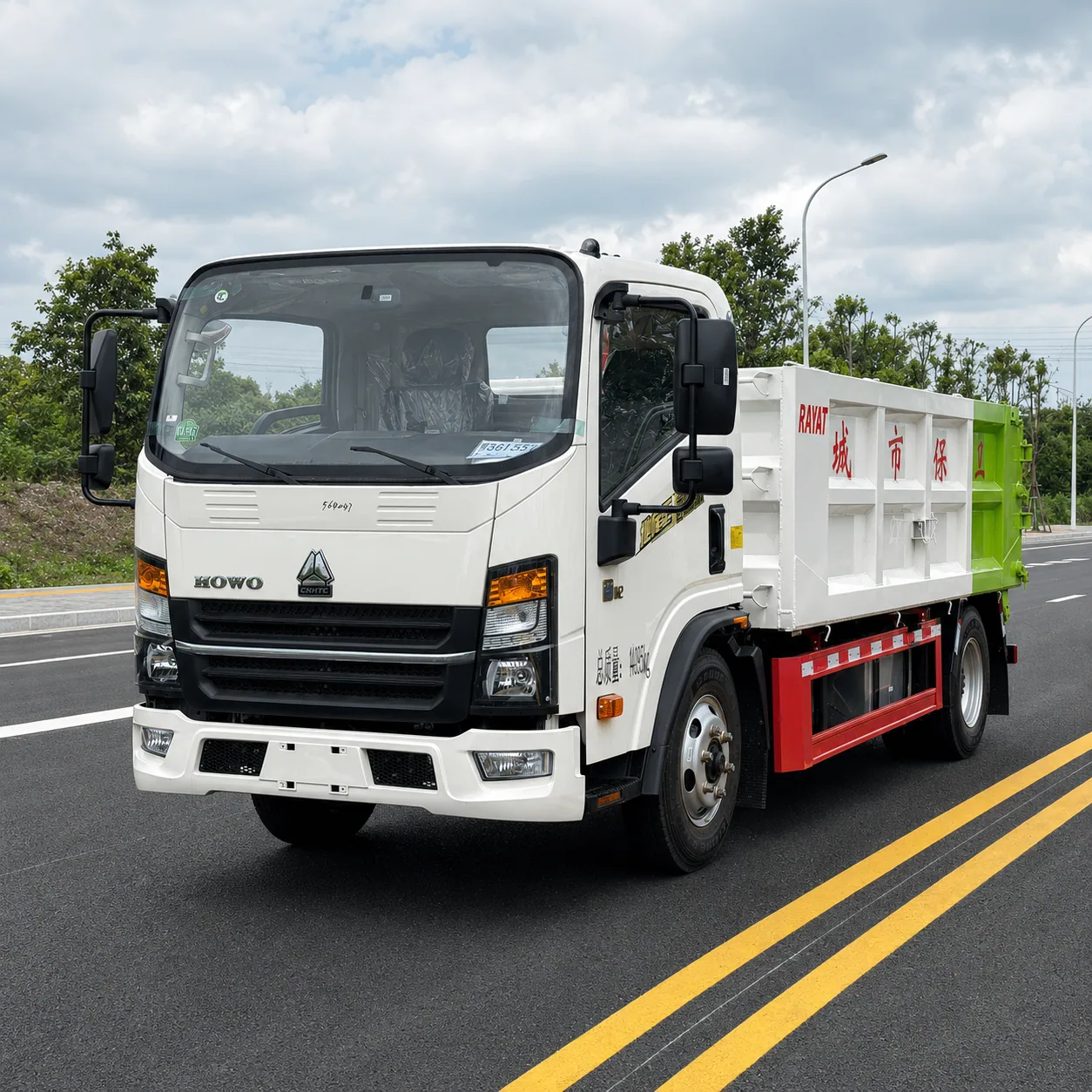 HOWO Hook Lift Garbage Truck 110 / 140 / 160 / 290 / 371HP 5–28CBM Available detail photo