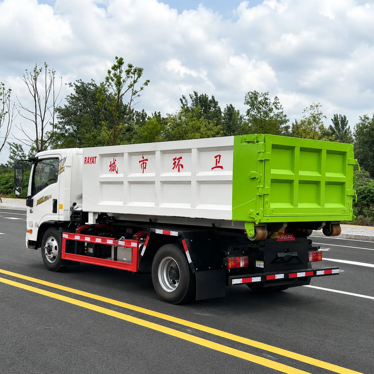 HOWO Hook Lift Garbage Truck 110 / 140 / 160 / 290 / 371HP 5–28CBM Available detail photo
