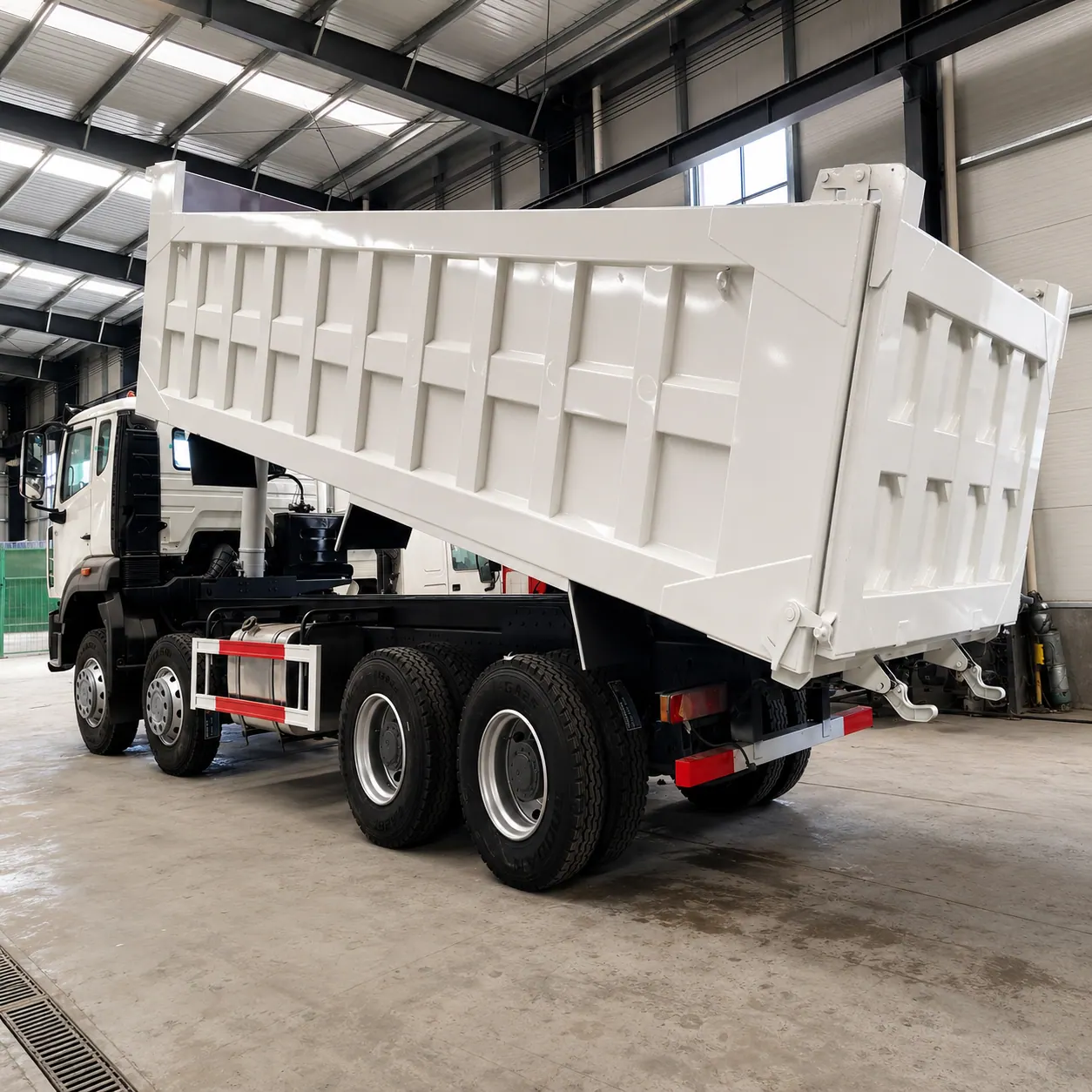 HOWO NX 8×4 Dump Truck 380 / 400 / 430HP Available product display