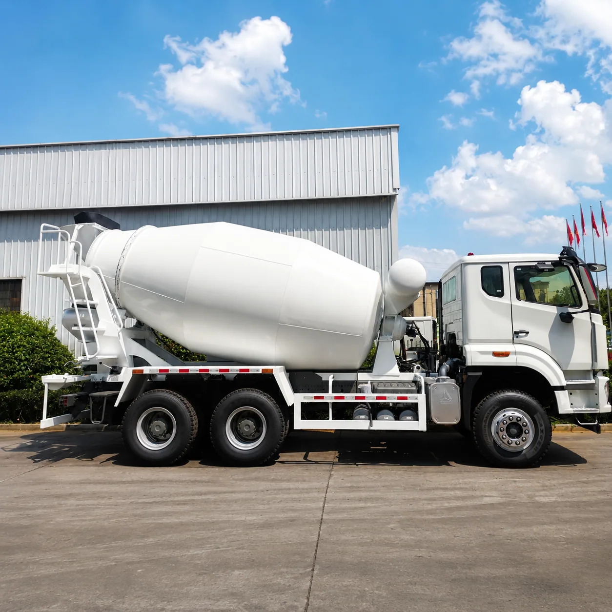 HOWO NX Concrete Mixer Truck 340 / 380 / 400HP 8 / 9 / 10 / 12CBM Available product display