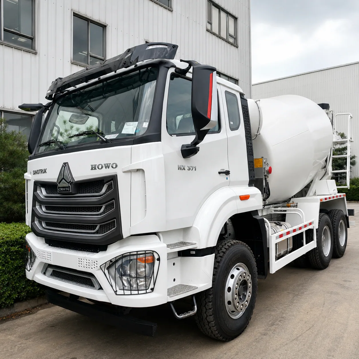 HOWO NX Concrete Mixer Truck 340 / 380 / 400HP 8 / 9 / 10 / 12CBM Available product display
