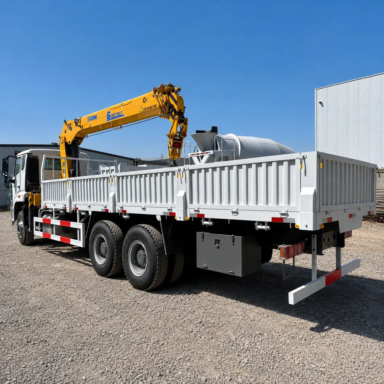 HOWO NX Truck Mounted Crane 340 / 380 / 400 / 430HP 5 / 6.3 / 8 / 10 / 12 / 14 / 16T Available detail photo