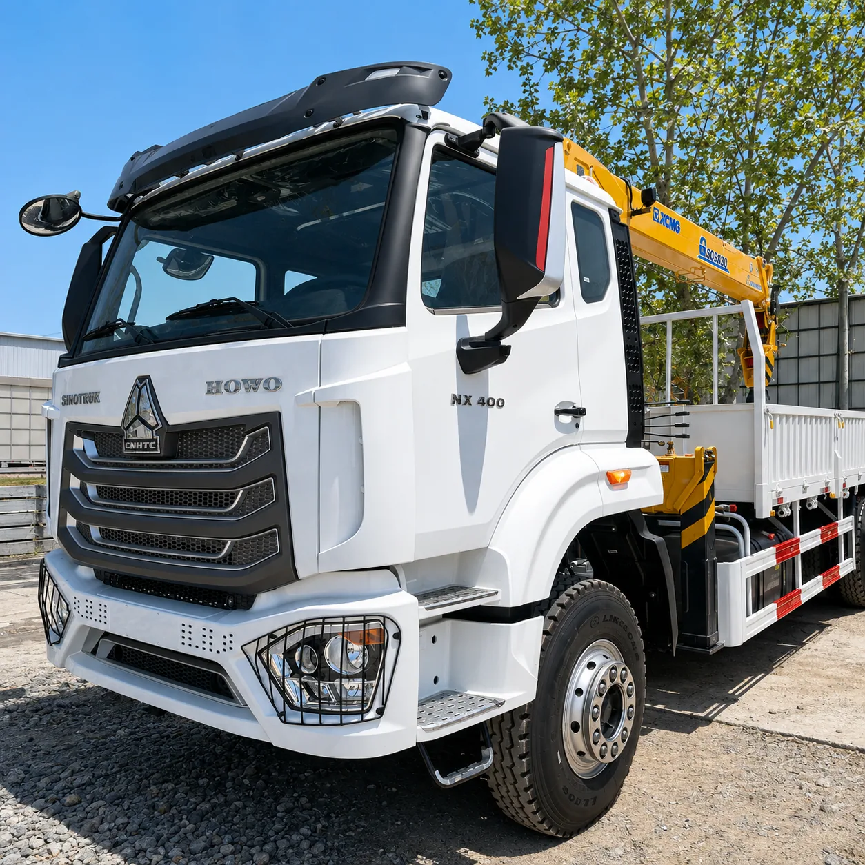 HOWO NX Truck Mounted Crane 340 / 380 / 400 / 430HP 5 / 6.3 / 8 / 10 / 12 / 14 / 16T Available detail photo