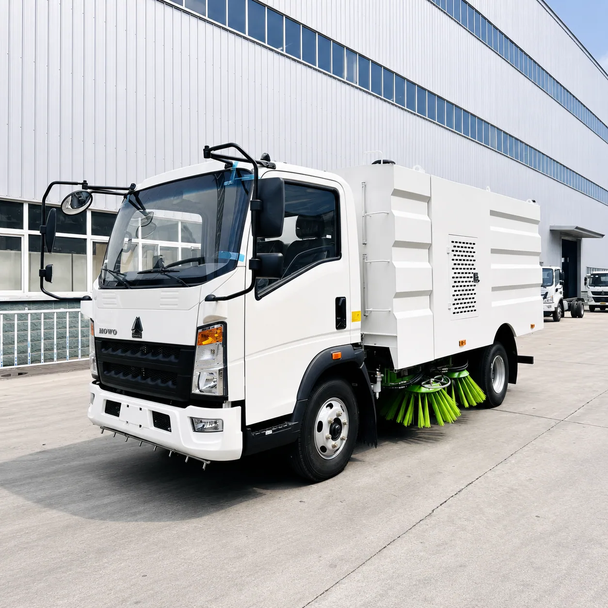 HOWO Road Sweeper Truck 116 / 140 / 160 / 180HP Available detail photo