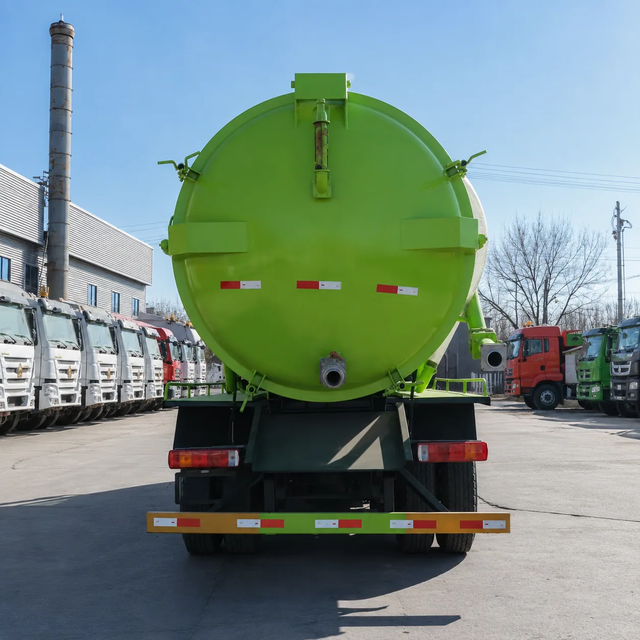 HOWO Sewage Suction Truck 266 / 336 / 371 / 380 / 400HP 10 / 12 / 15 / 20 / 25CBM Available product display