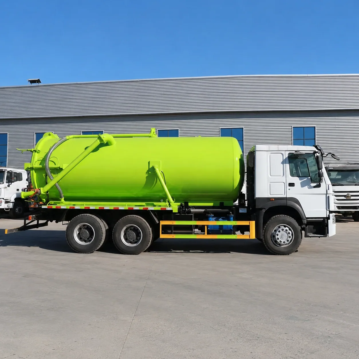 HOWO Sewage Suction Truck 266 / 336 / 371 / 380 / 400HP 10 / 12 / 15 / 20 / 25CBM Available detail photo