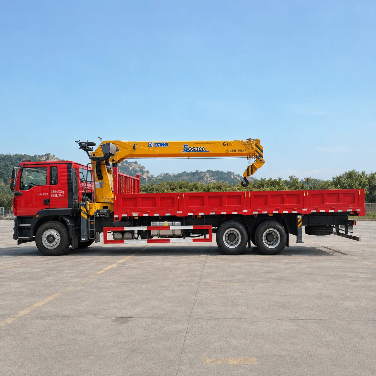 HOWO TX Truck Mounted Crane 340 / 380 / 400 / 430HP 5 / 6.3 / 8 / 10 / 12 / 14 / 16T Available detail photo