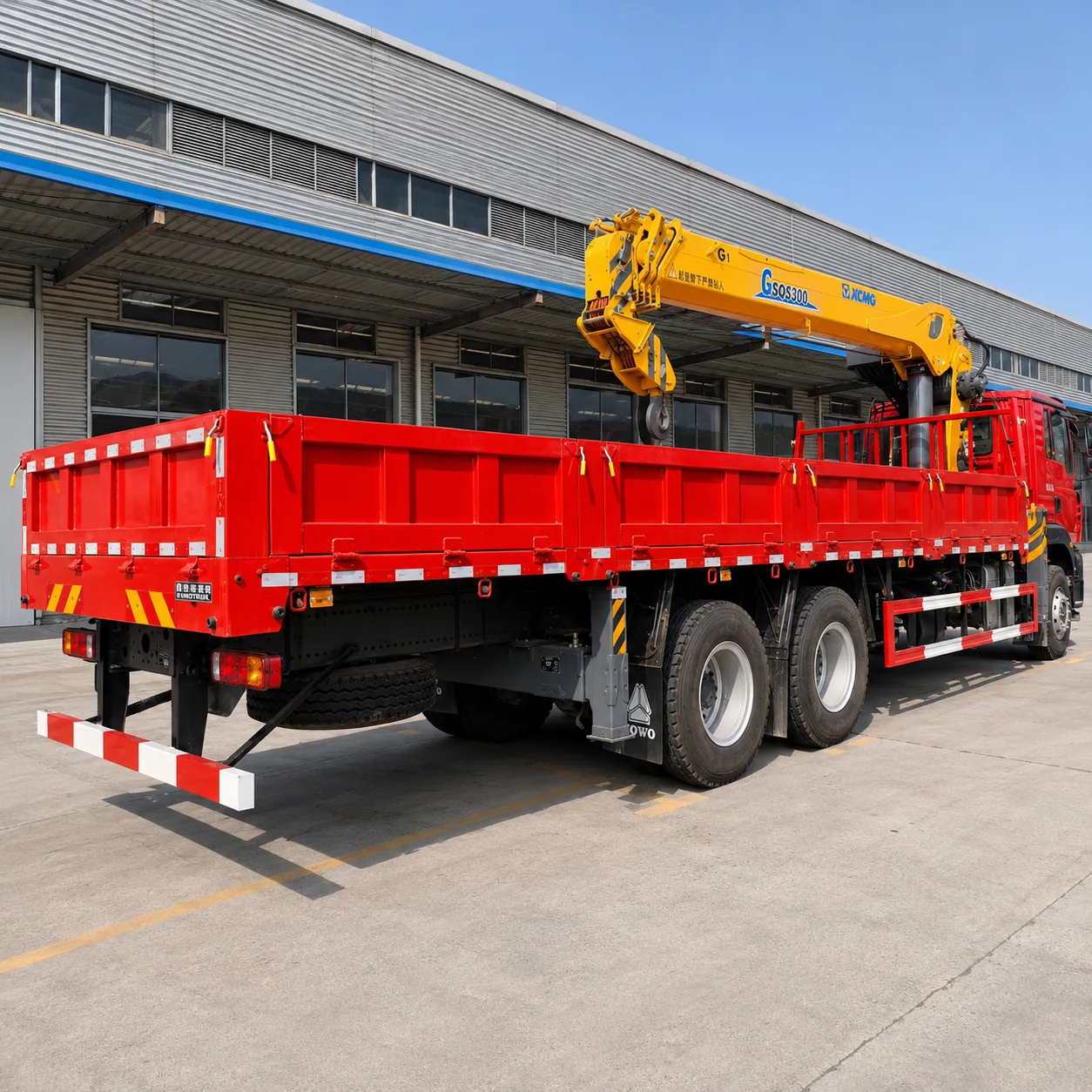 HOWO TX Truck Mounted Crane 340 / 380 / 400 / 430HP 5 / 6.3 / 8 / 10 / 12 / 14 / 16T Available detail photo