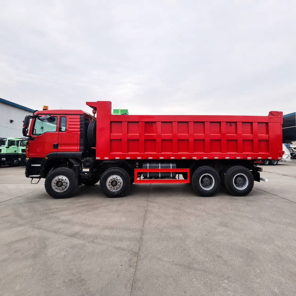 HOWO TX / TX7 / TX7 PRO 8×4 Dump Truck 371 / 380 / 400 / 430HP Available detail photo