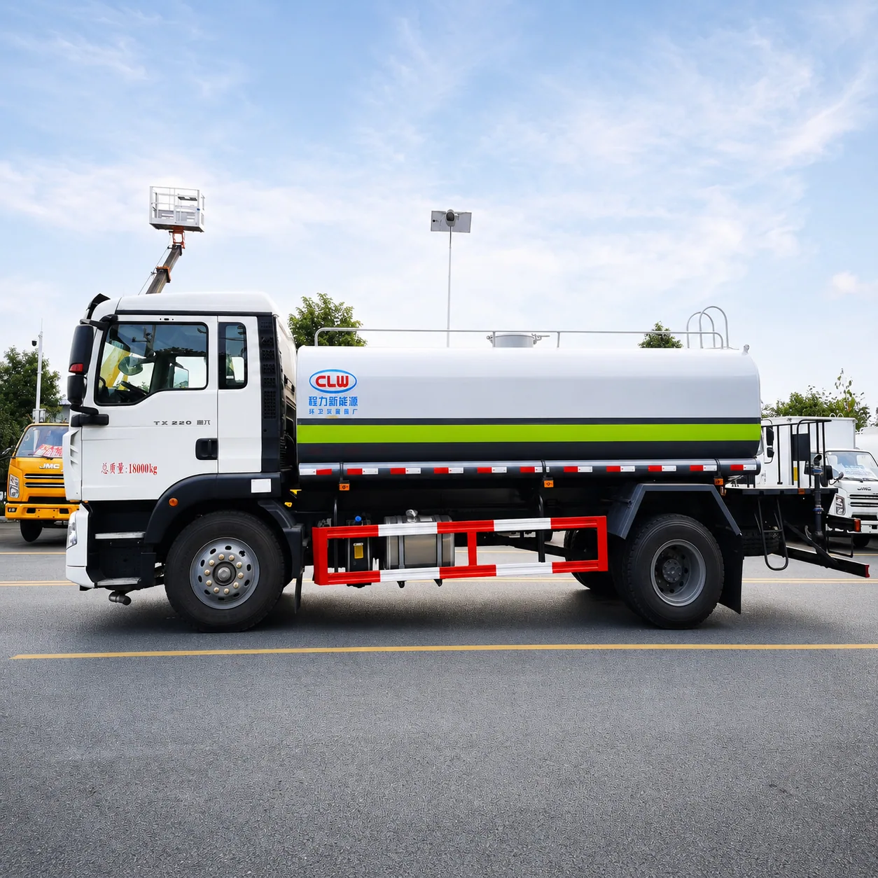 HOWO TX Water Tanker Truck 340 / 380 / 400 / 430HP 10 / 15 / 20 / 25 / 30CBM Available – Water Sprinkler Optional product display