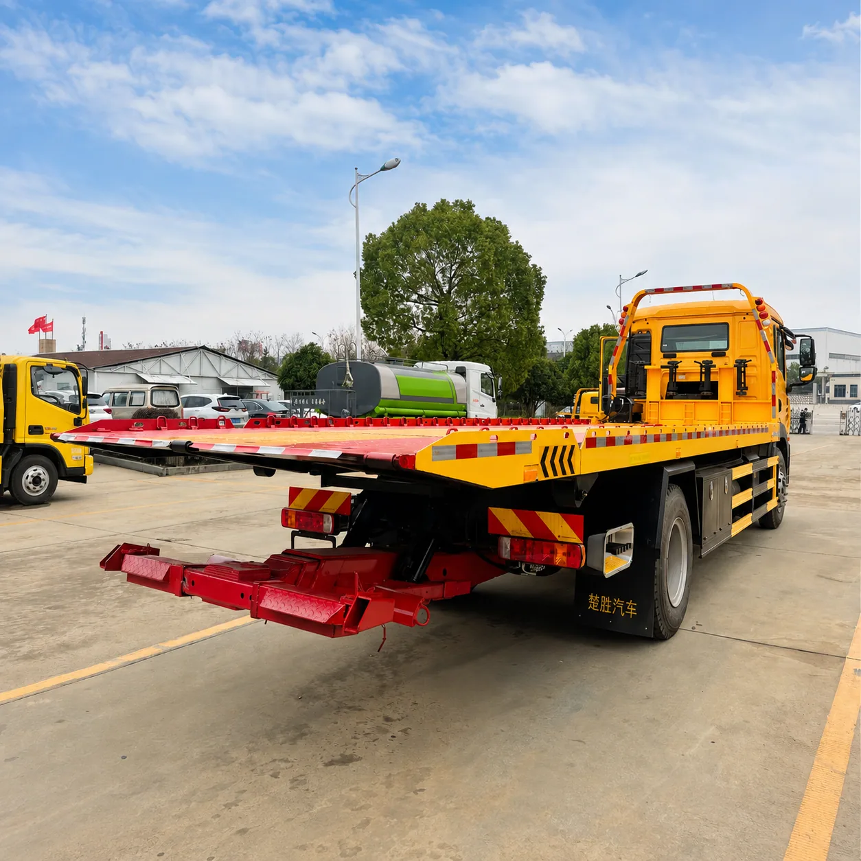 HOWO Wrecker Truck 115 / 160 / 300HP 3 / 5 / 8 / 10T Available detail photo