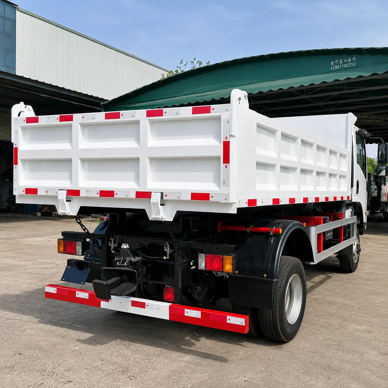Qingling ISUZU 4×2 Dump Truck / Tipper 100 / 120 / 130 / 150 / 190 / 205HP Available product display