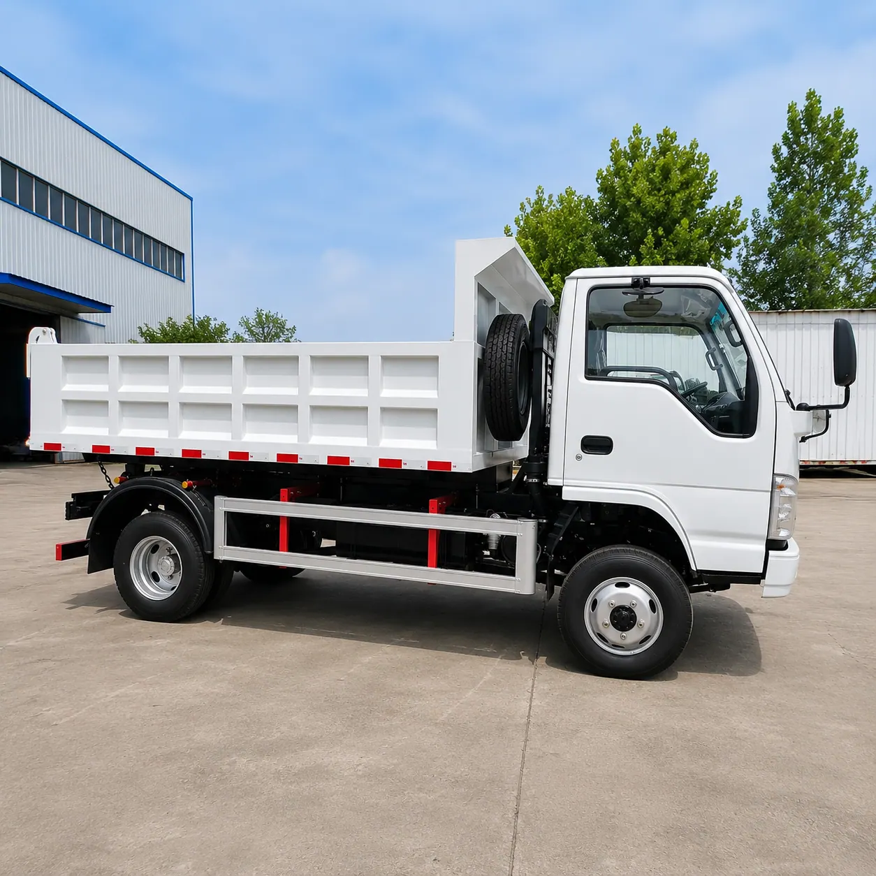 Qingling ISUZU 4×2 Dump Truck / Tipper 100 / 120 / 130 / 150 / 190 / 205HP Available detail photo