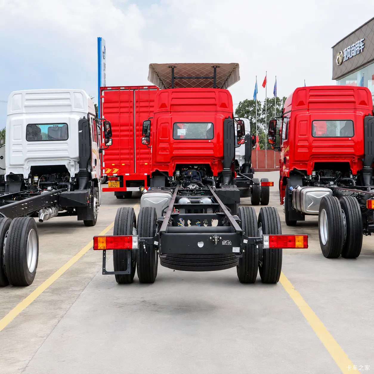 Shacman F3000 4×2 Tractor Truck 340 / 375 / 380 / 400 / 430HP Available detail photo