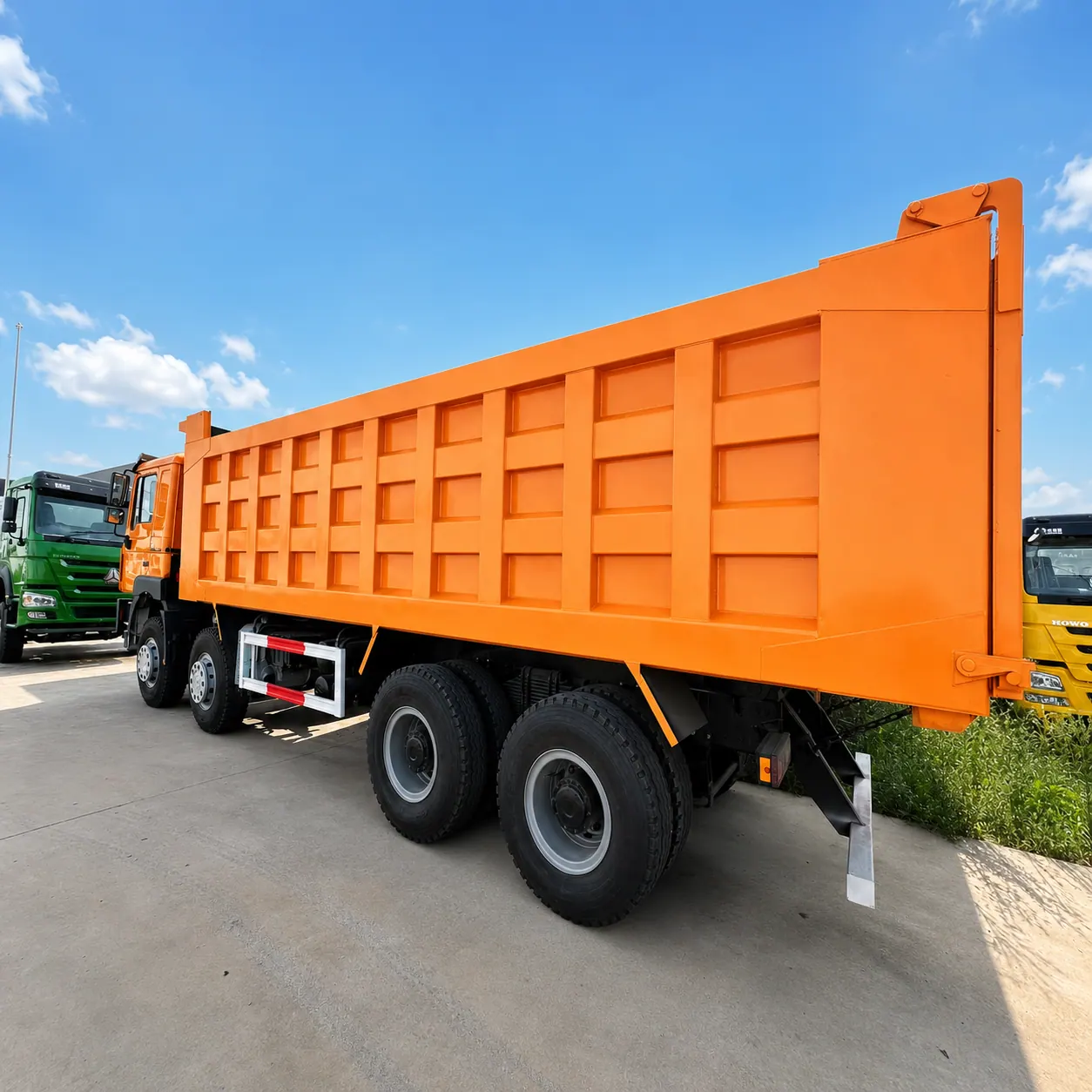 Shacman F3000 8×4 Dump Truck 375 / 380 / 400 / 430HP Available detail photo