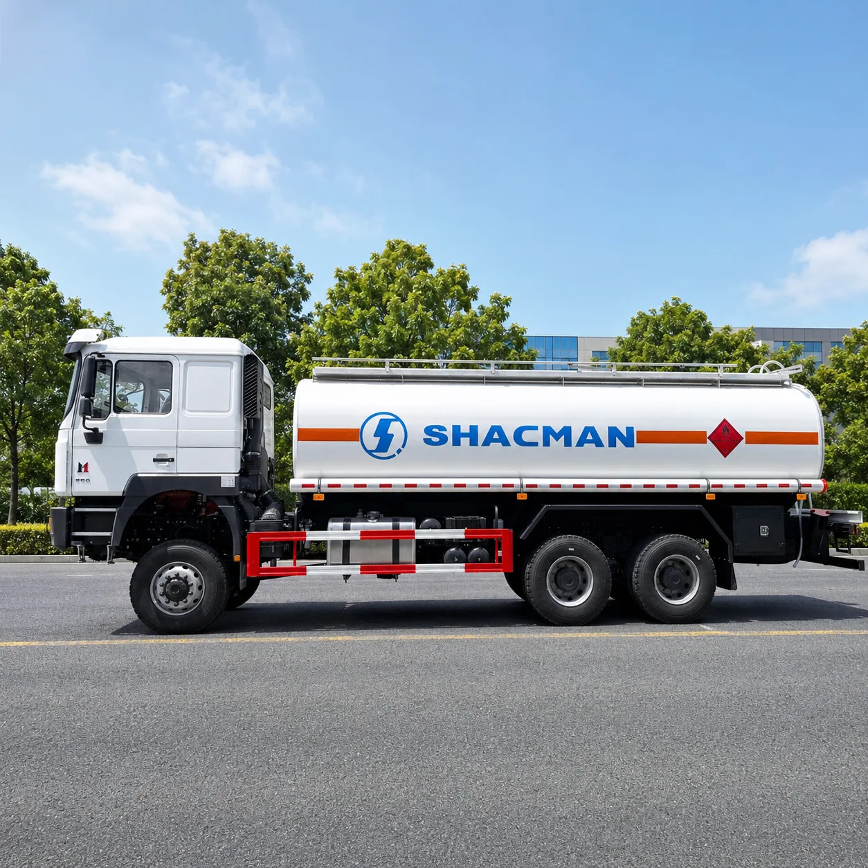 SHACMAN F3000 Fuel Tanker Truck 340 / 375 / 380 / 400 / 420HP 15 / 20 / 25 / 30CBM Available detail photo